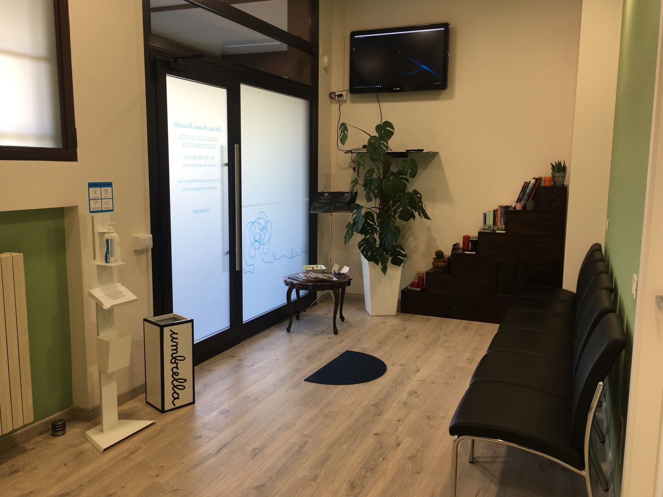 La sala d'aspetto del centro clinico